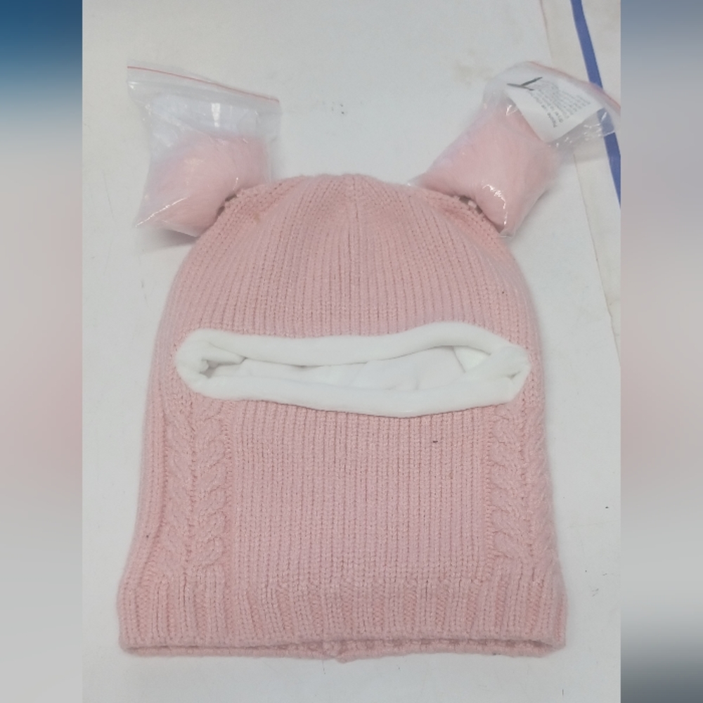 Little girl's beaning hat with Palm palms